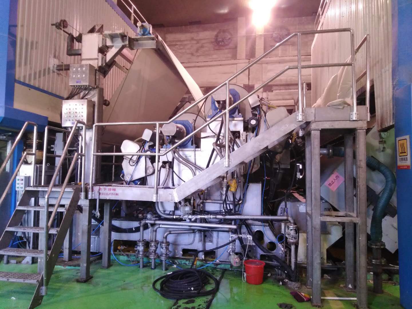 熱烈祝賀公司為山東太陽紙業(yè)提供的膜轉移施膠機開車成功！