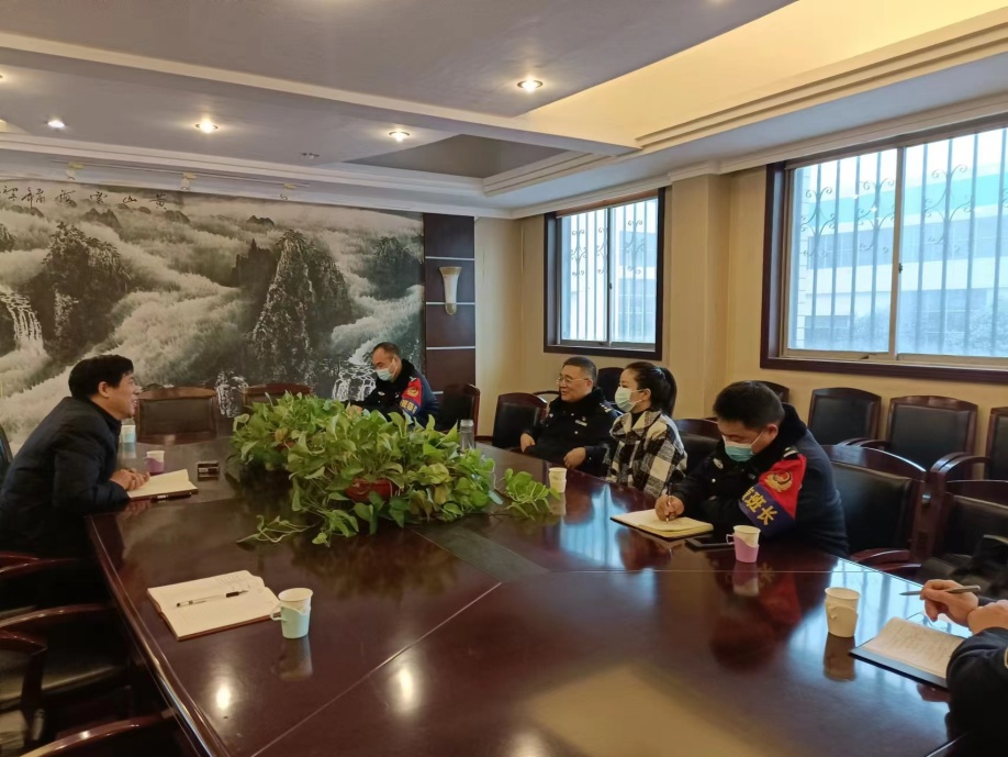 荊州市公安局黨委委員、沙市區(qū)副區(qū)長、公安分局黨委書記、局長馬挾超一行蒞臨公司調(diào)研企業(yè)節(jié)后復工復產(chǎn)工作
